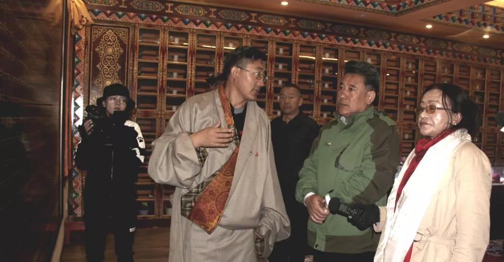 厲害了，央視媒體走進若爾蓋藏文中學(xué)