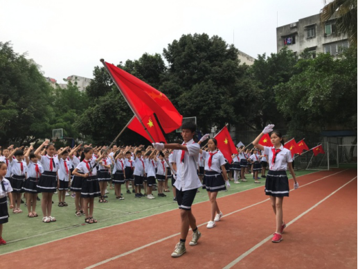 眉山育英實驗學(xué)校的辦學(xué)特色是什么？