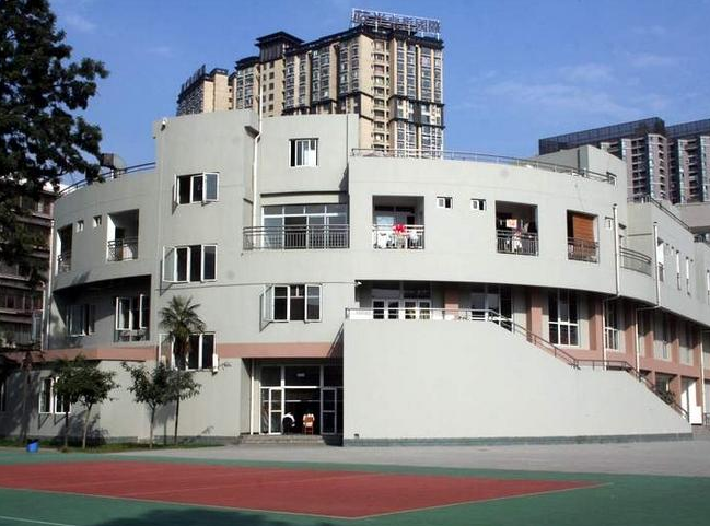 成都市鹽道街中學(xué)發(fā)展前景怎么樣？