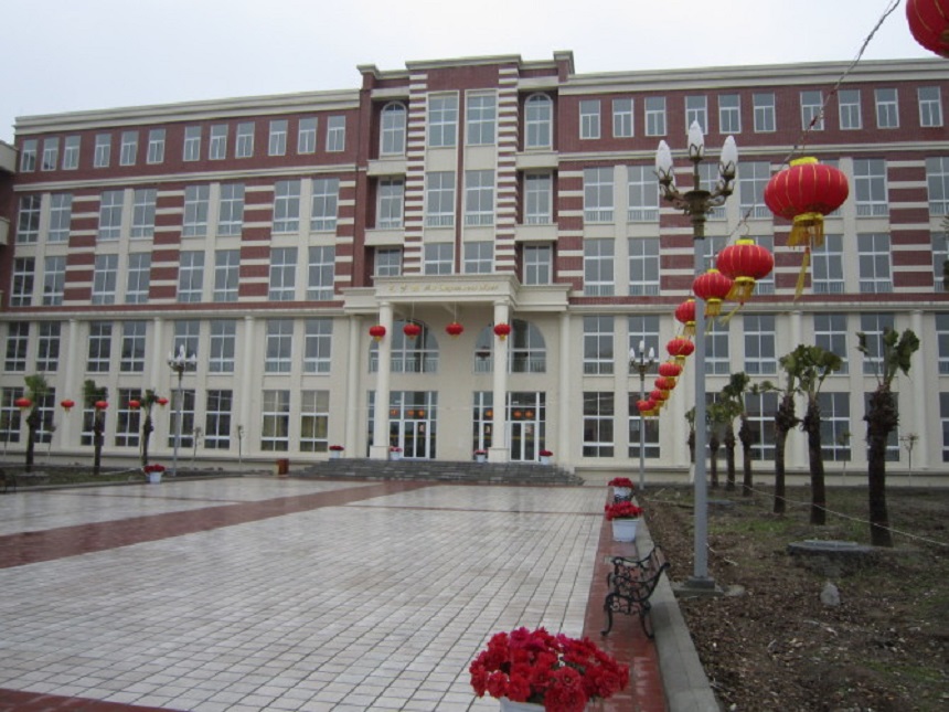 四川師范大學(xué)附屬第三實(shí)驗(yàn)中學(xué)聯(lián)系電話是多少？