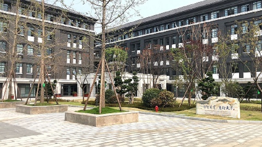 成都第二十中學(xué)校園環(huán)境好不好、怎么樣？