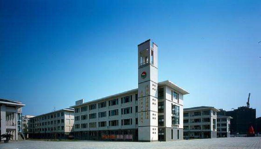 都江堰外國語實驗學(xué)校2020年中考錄取分?jǐn)?shù)線是多少？