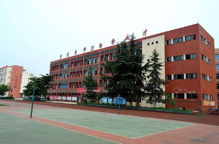 江油一中是公辦院校嗎？