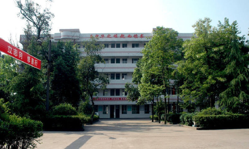 龍臺(tái)中學(xué)升學(xué)率高嗎？