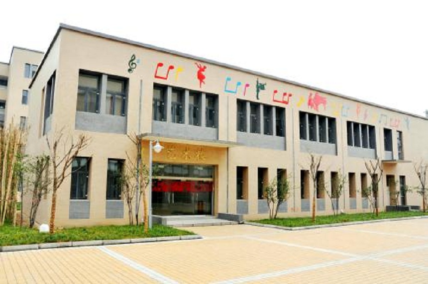德陽(yáng)東電中學(xué)校園環(huán)境好不好？宿舍環(huán)境怎么樣？