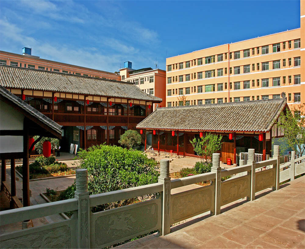 劍閣中學(xué)學(xué)校環(huán)境怎么樣？