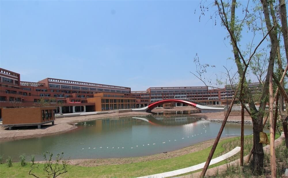 自貢市外國(guó)語中學(xué)2020年的招生簡(jiǎn)章