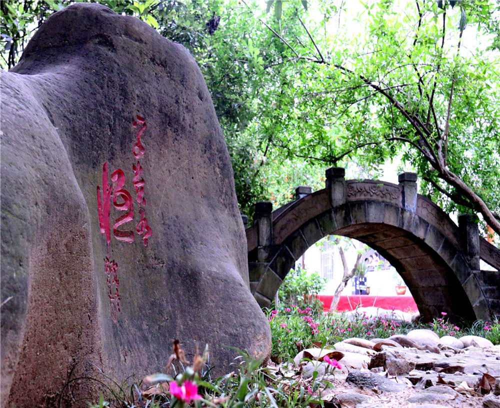 歧坪中學(xué)的詳細(xì)地址在什么地方？