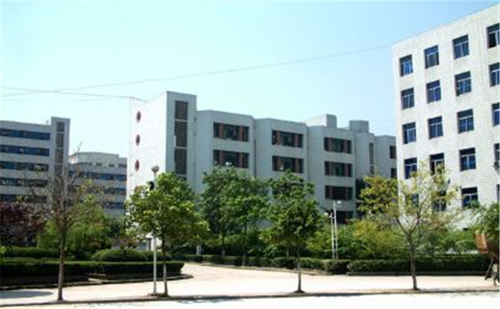 廣安友誼中學(xué)2020年的收費(fèi)標(biāo)準(zhǔn)是多少？