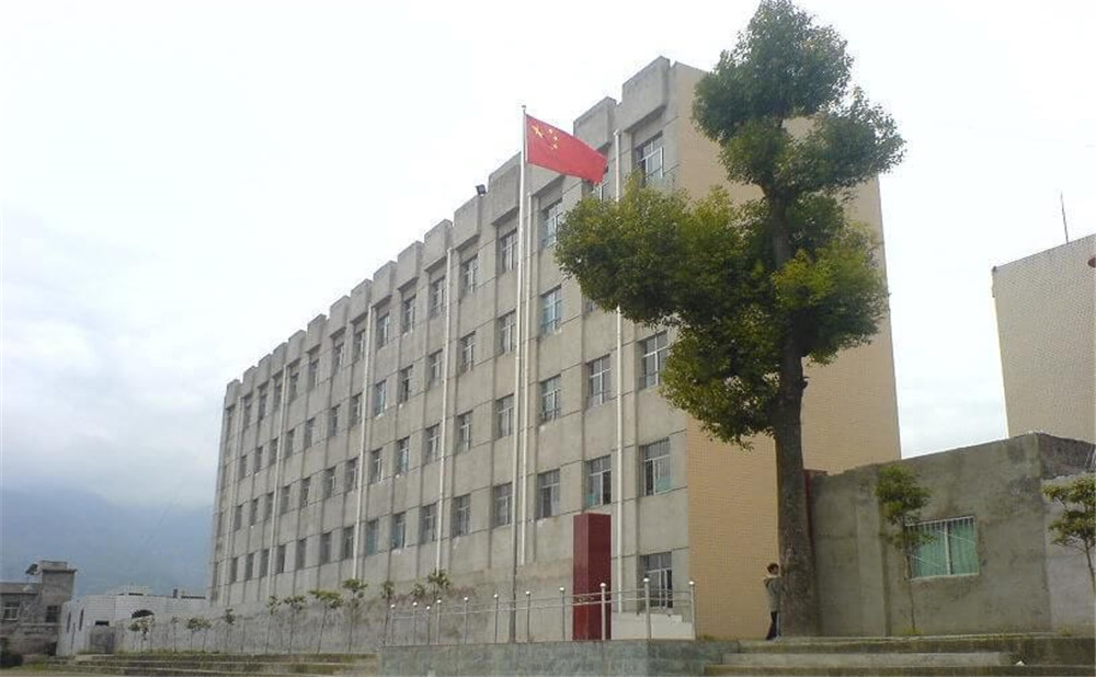 越西中學的環(huán)境怎么樣？