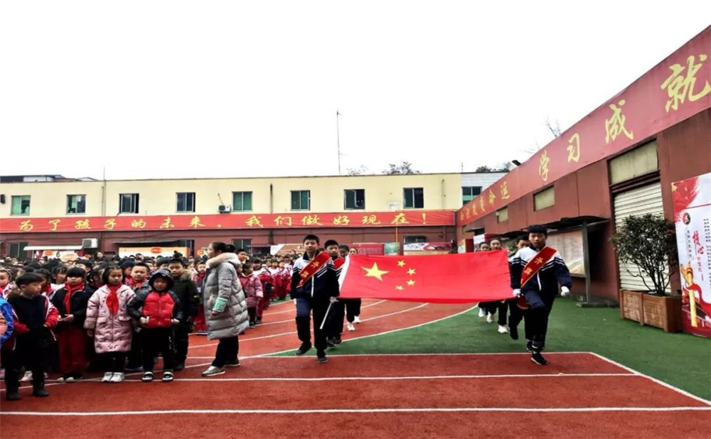 成都文武學(xué)校去年的錄取分?jǐn)?shù)線是多少？