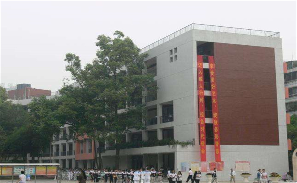 成都市石室聯(lián)中蜀華分校近三年的錄取分數(shù)是多少？