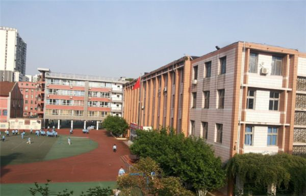 通錦中學(xué)的本科升學(xué)率是多少？