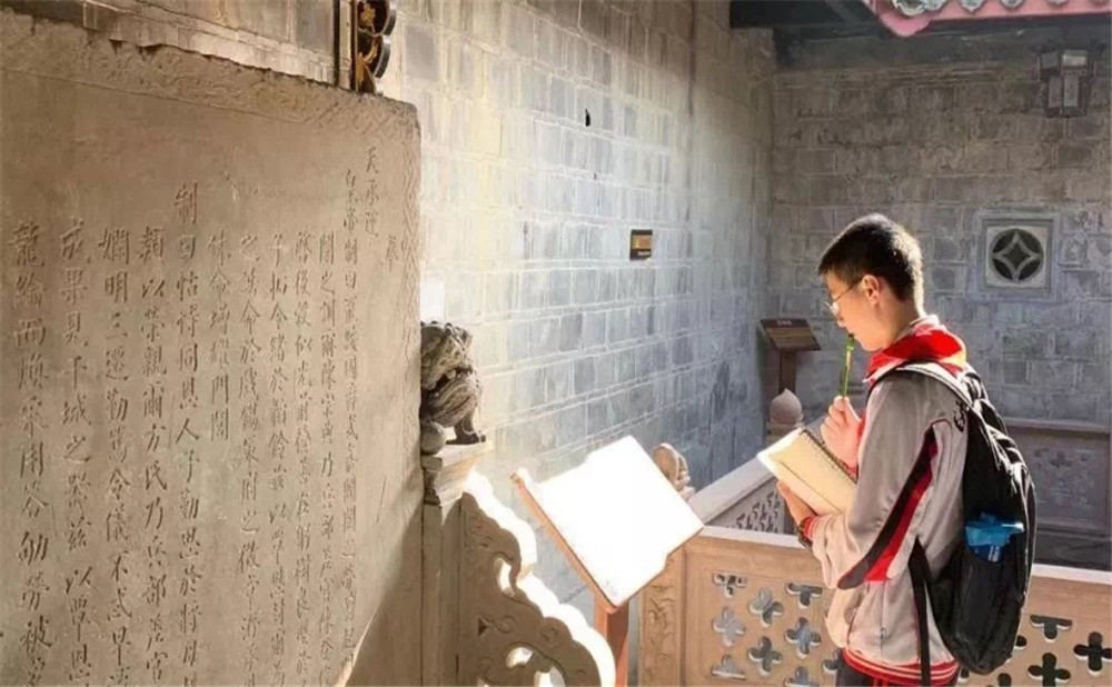四川師范大學(xué)附屬中學(xué)本科升學(xué)率是多少？
