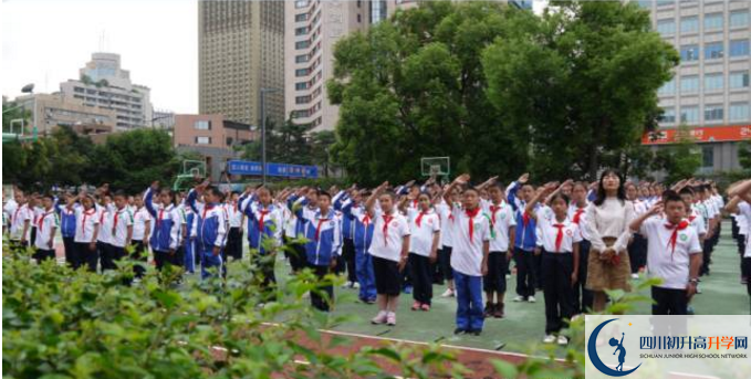成都市第十七中學(xué)的實(shí)驗(yàn)班怎么樣？
