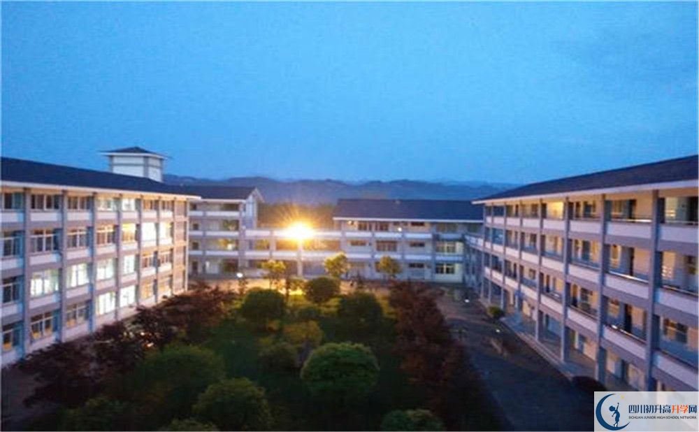 2020平樂(lè)中學(xué)的升學(xué)率有多少？