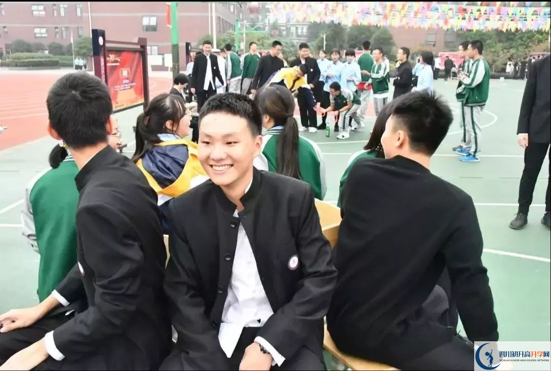 成都外國語學(xué)校的老師好不好？