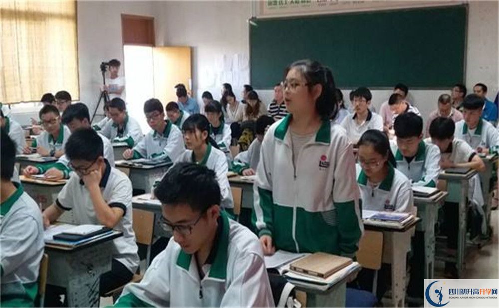 溫江二中的分?jǐn)?shù)線大概是多少？