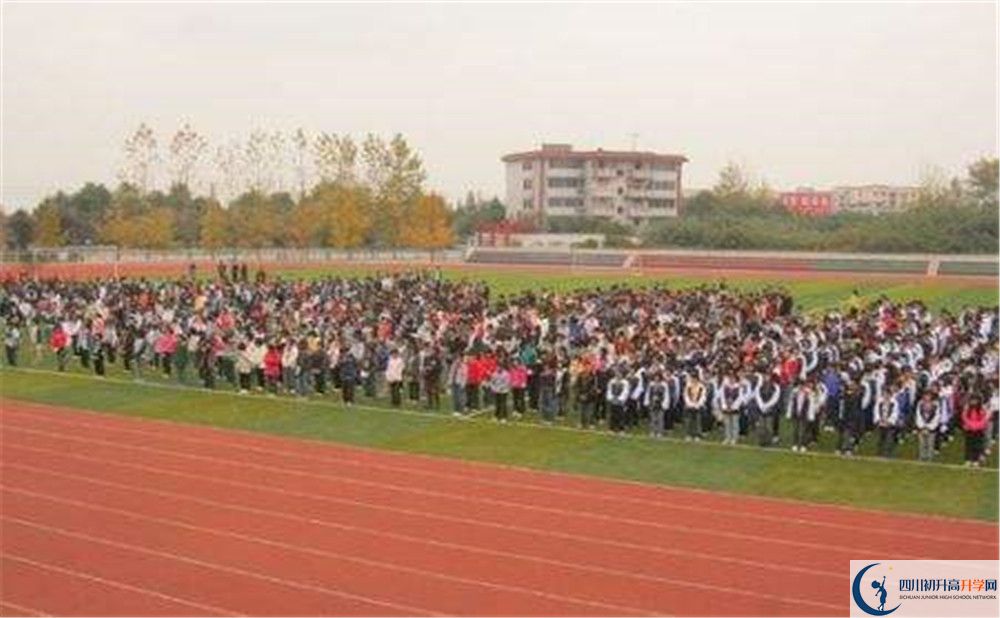 大彎中學(xué)2020年外地生學(xué)費(fèi)是多少？