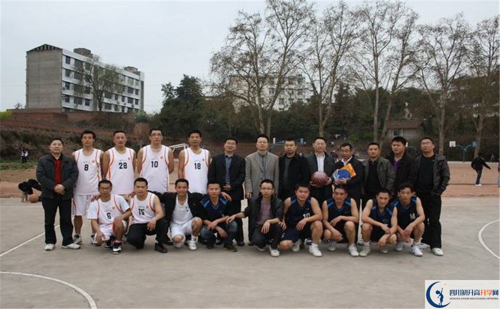 賈家中學(xué)平行班與實驗班差多少？