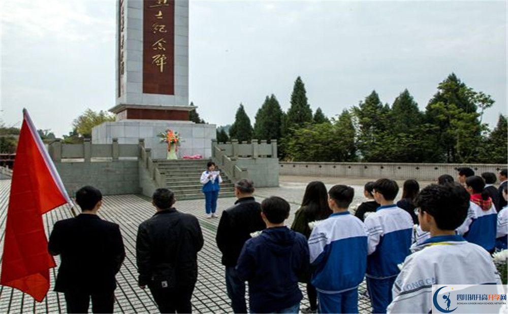 簡陽中學(xué)是私立還是公立學(xué)校？