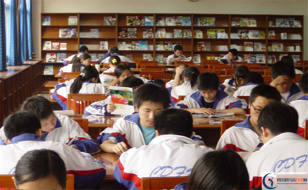 2020成都大學(xué)附屬中學(xué)初升高分班考試題難不難？
