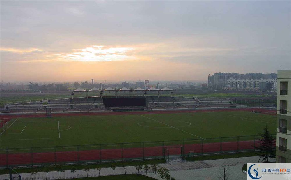 成都市華陽(yáng)中學(xué)在全國(guó)高中排名是多少？
