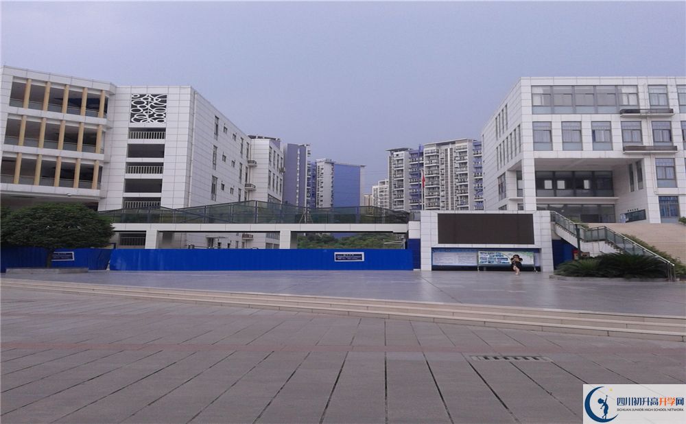 成都市第三中學高中分班考試難嗎？