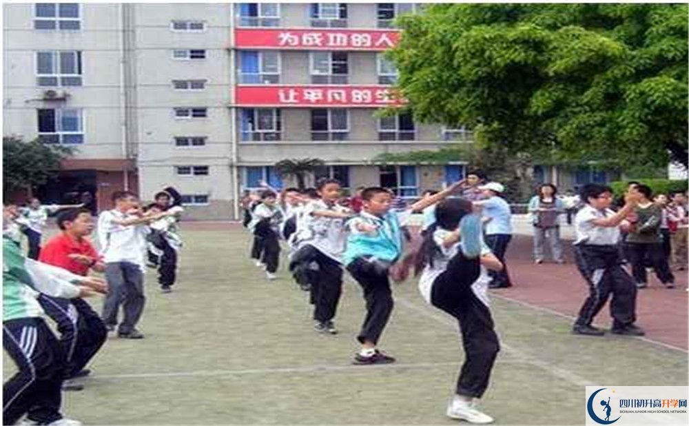 成都玉林中學(xué)實驗班學(xué)費貴嗎？