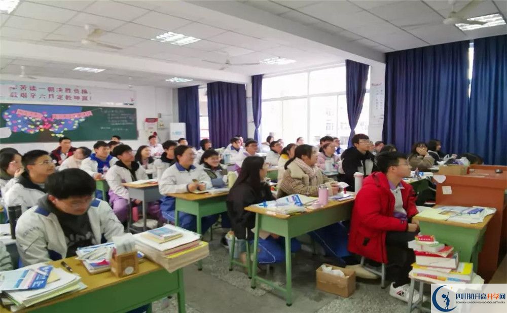 簡陽中學(xué)實(shí)驗(yàn)班學(xué)費(fèi)貴嗎？